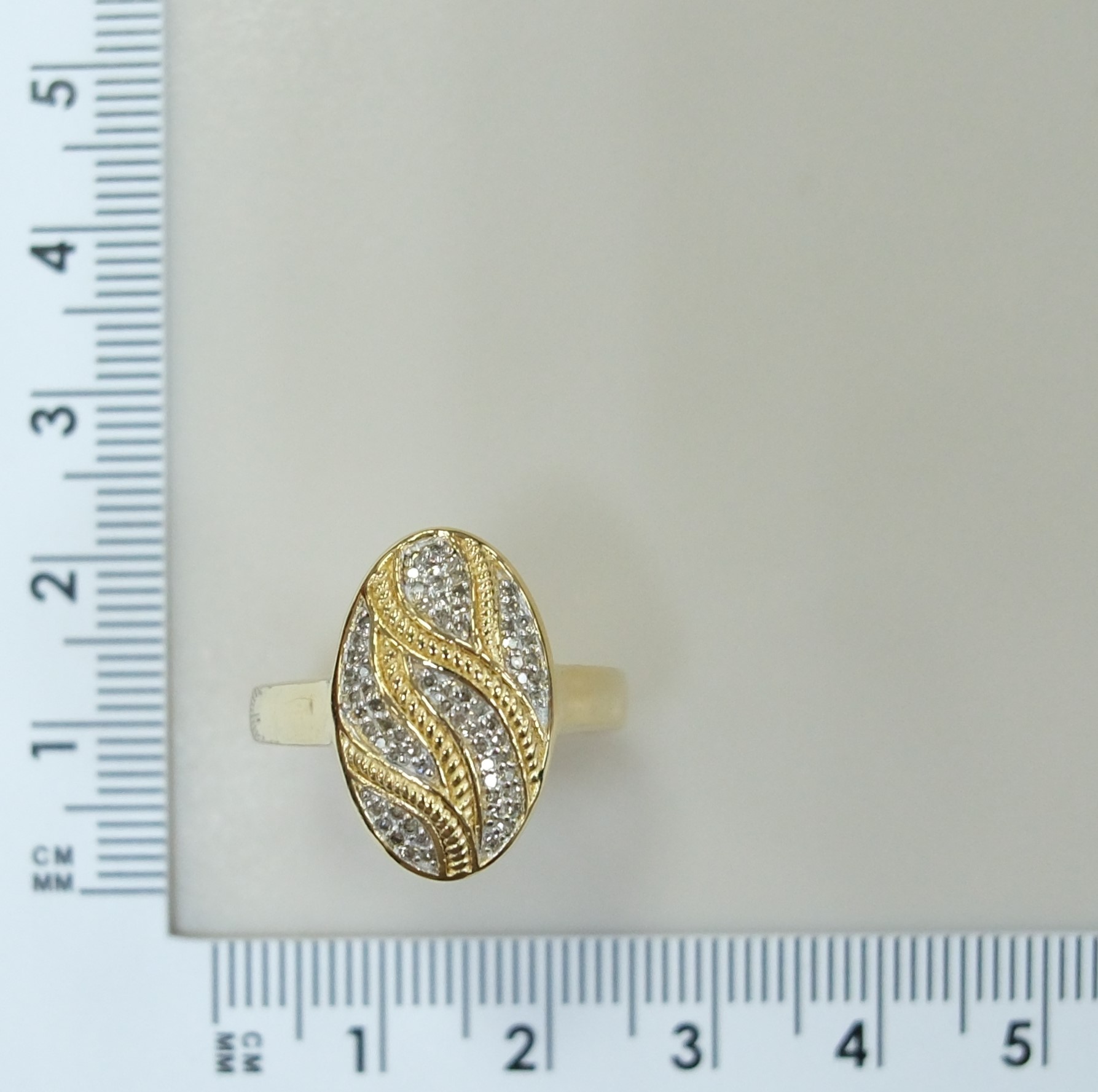 Серебряное кольцо с бриллиантами
